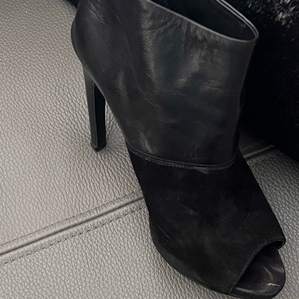 Nine West open toed bootie